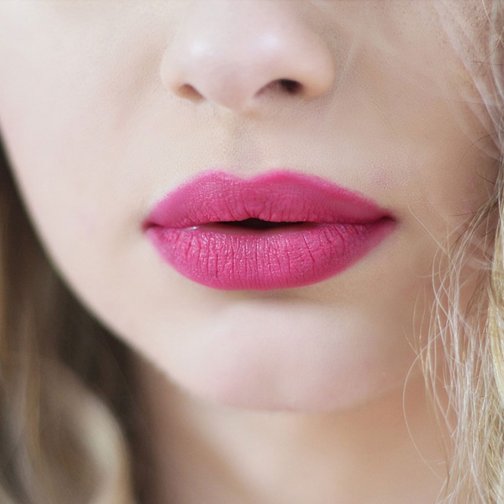 🎉 5/25$ BENEFIT double the lip- Fuchsia Fever